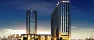 瘋了 南陽某房地產老總現(xiàn)場拿錘開砸,自毀園林